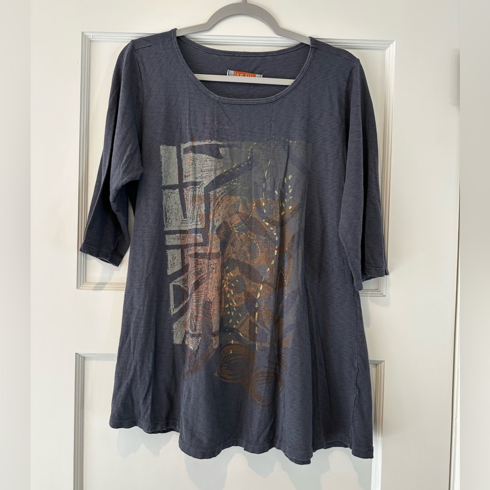 Blue Fish New Hope Tee in Blackstone